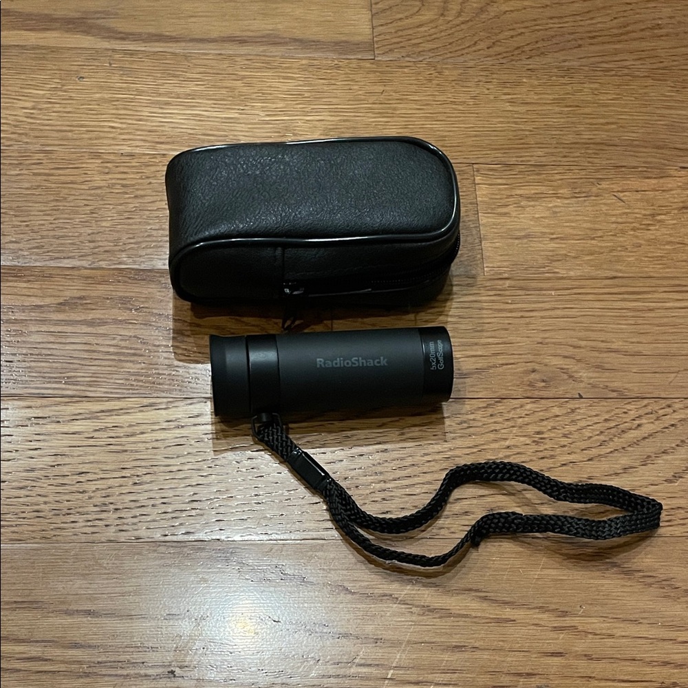 Vintage Radio Shack Golf Scope Range Finder with Strap & Belt Case